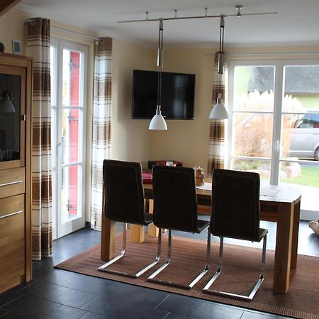 Fischer'S Ferienhaus Ruegen Mit Sauna Und Kamin Ummanz Eksteriør billede