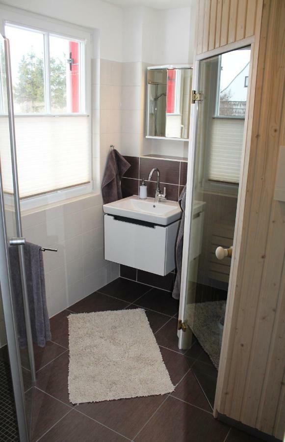 Fischer'S Ferienhaus Ruegen Mit Sauna Und Kamin Ummanz Eksteriør billede